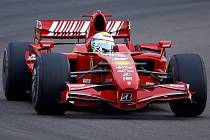 Felipe Massa při testech monopostu Ferrari F2007 ve Fioranu.