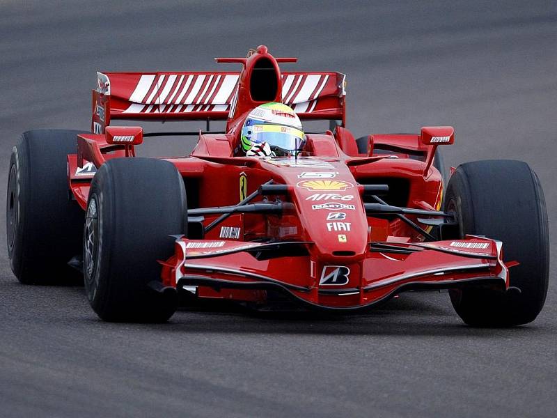 Felipe Massa při testech monopostu Ferrari F2007 ve Fioranu.