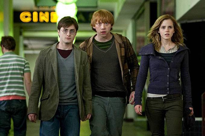 Tento snímek je jeden ze dvou, který produkce uvolnila ke zveřejnění: Harry Potter a relikvie smrti, část první