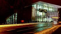 Liberecká knihovna v noci
