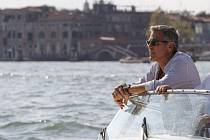 Herec a režisér George Clooney už dorazil do Benátek na festival