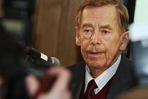 Václav Havel na tiskové konferenci. Snímek je z března 2011.
