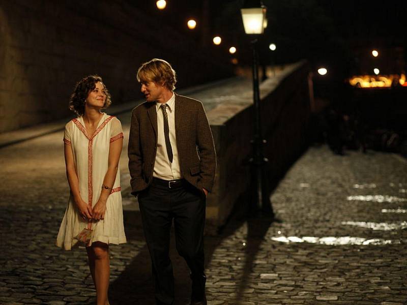 Půlnoc v Paříži: Owen Wilson a Marion Cotillard