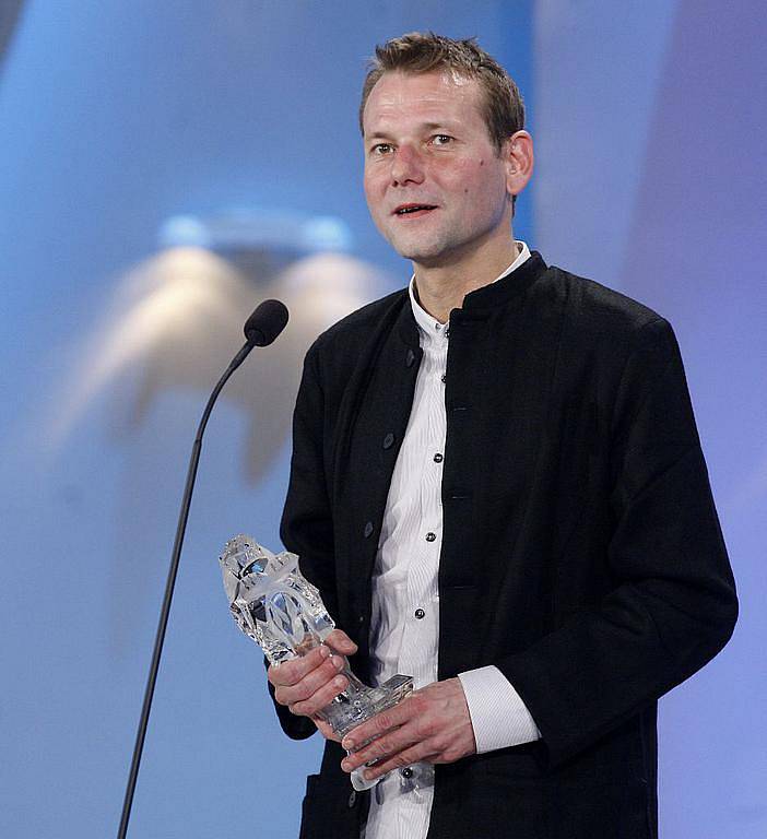 Filmové ceny Český lev za rok 2010 se předávaly 5. března v pražské Lucerně. Na snímku Radim Špaček s cenou za nejlepší režii.