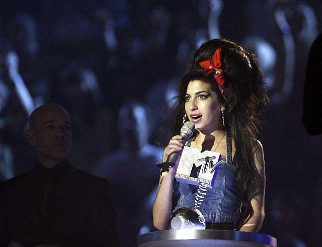 Britská zpěvačka Amy Winehouse v roce 2007, coby královna MTV.