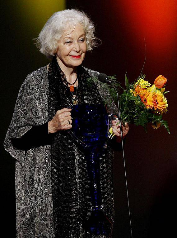 Divadelní ceny Thalie za rok 2010 byly předány 26. března v pražském Národním divadle. Na snímku Květa Fialová za činohru.
